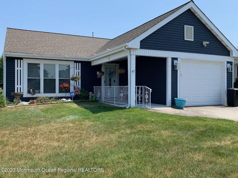 47 Hastings Rd, Manchester, NJ 08759