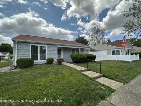 916 Liverpool Cir # A, Manchester, NJ 08759