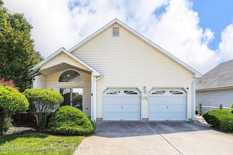 71 Summerhill Dr, Manahawkin, NJ 08050