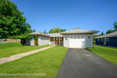 689 Jamaica Blvd, Berkeley, NJ 08721