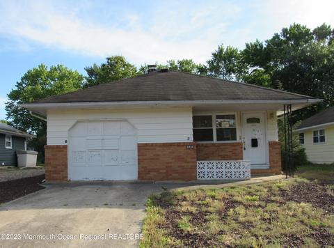 1714 Mount Everest Ln, Toms River, NJ 08753