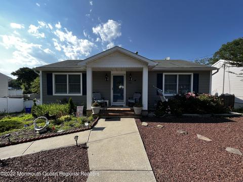 716 Baltic Dr, Brick, NJ 08724