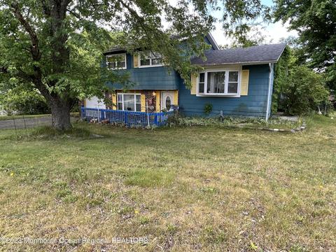 15 Atlanta Dr, Jackson, NJ 08527