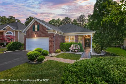48 Marlow Dr, Jackson, NJ 08527