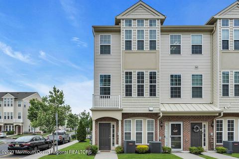 16 Kyle Dr, Tinton Falls, NJ 07712