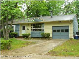 43 Sherwood Dr, Lakewood, NJ 08701