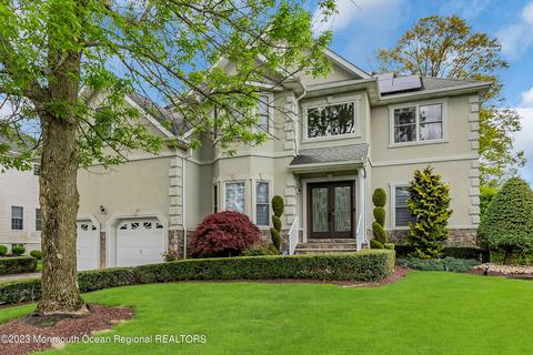 52 Bloomfield Rd, Manalapan, NJ 07726