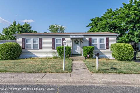 647 Dede Dr, Freehold, NJ 07728