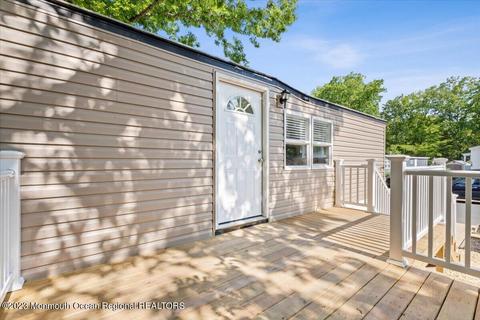 66 Roberts Rd, Toms River, NJ 08755