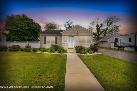 624 E Lakewood Ave, Ocean Gate, NJ 08740
