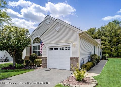 11 Gabriella Cir, Manchester, NJ 08759