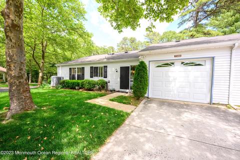 738 Chatham Ln # b, Manchester, NJ 08759