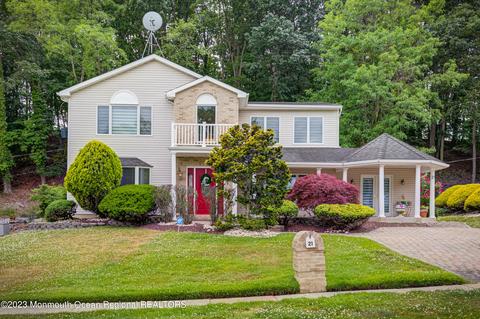 21 Irongate Ln, Aberdeen, NJ 07747
