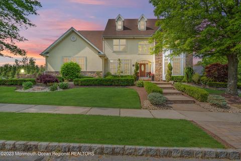 7 Huggins Ln, Manalapan, NJ 07726