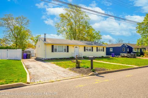 285 Delaware Dr, Brick, NJ 08723