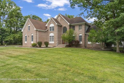 2211 Longest Dr, Toms River, NJ 08755