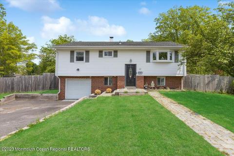 30 Salem Hill Rd, Howell, NJ 07731