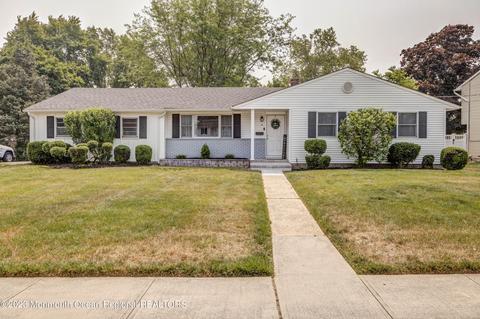 21 Lexington Rd, Howell, NJ 07731