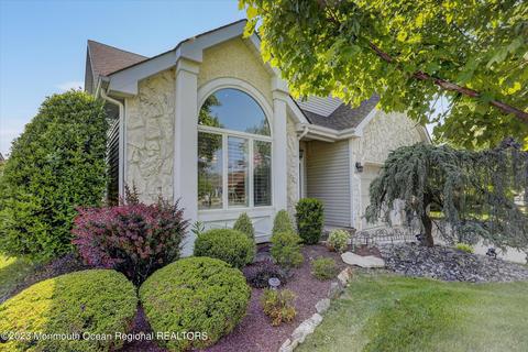 51 Leeds Ln, Monroe, NJ 08831