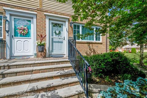 340 Laura Ct, Brick, NJ 08724