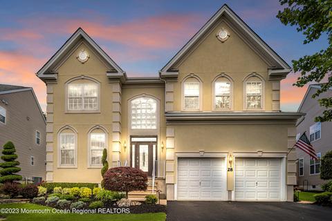 28 Mulberry Dr, Manalapan, NJ 07726