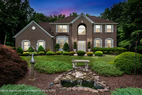855 Woodbury Dr, Jackson, NJ 08527