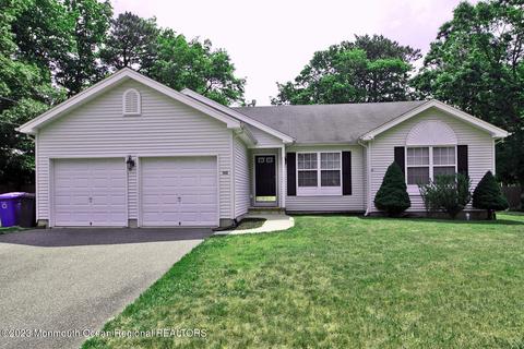 132 Equinox Rd, Manahawkin, NJ 08050