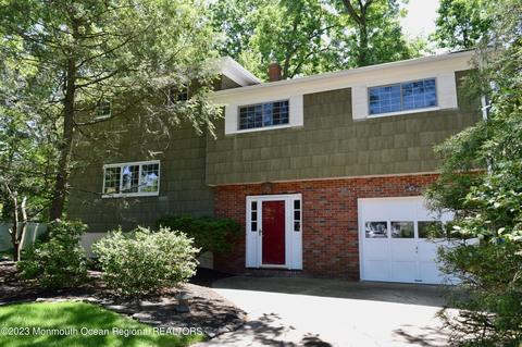 8 Jason Dr, North Brunswick, NJ 08902