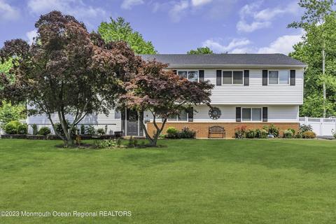 4 Suffolk Ln, Middletown, NJ 07748