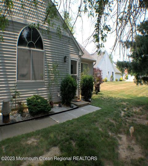 847 Sewell Rd #B, Monroe, NJ 08831