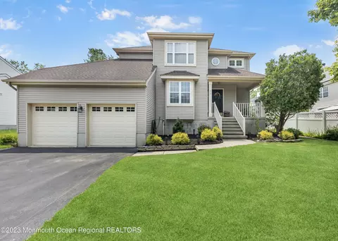 79 Enclosure Dr, Morganville, NJ 07751