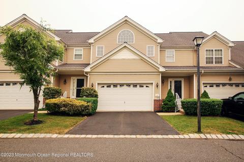 2 Livingston Ct, Eatontown, NJ 07724