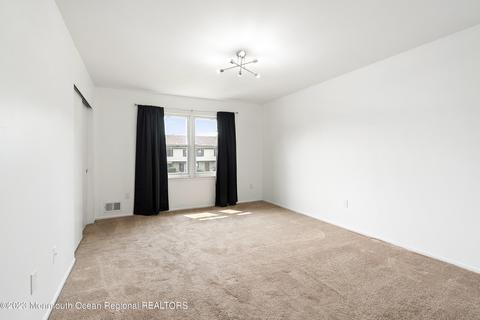 1054 Sawmill, Brick, NJ 08724 photo 13