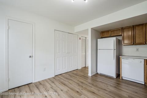 1054 Sawmill, Brick, NJ 08724 photo 8