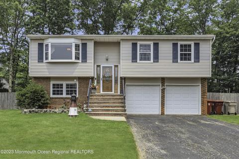 5 Duck Ct, Bayville, NJ 08721