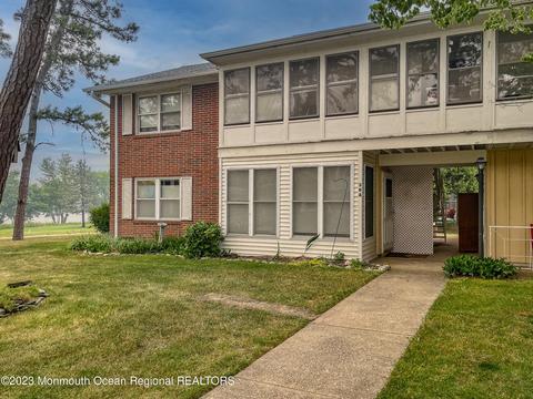 38 A Cambridge Ct, Lakewood, NJ 08701