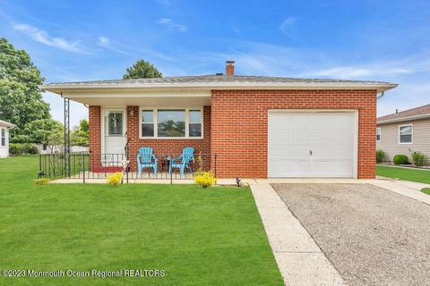 15 San Juan Ct, Toms River, NJ 08757