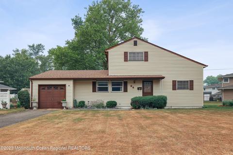84 Wynnewood Ct, Freehold, NJ 07728