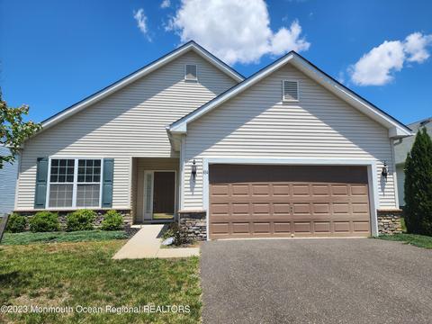 654 Timberline Ln, Whiting, NJ 08759