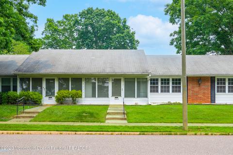 380 Portsmouth Dr # b, Lakewood, NJ 08701