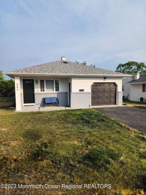 664 Jamaica Blvd, Toms River, NJ 08757