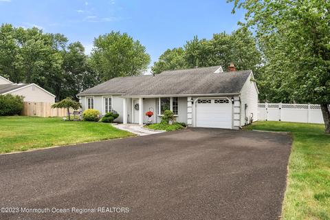 979 Cedar Grove Rd, Toms River, NJ 08753