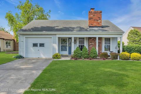 10 Buckingham N Dr, Manchester, NJ 08759