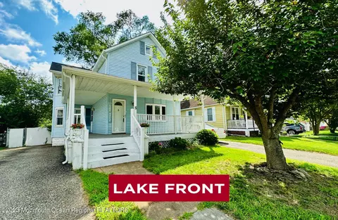 8 Park Ave, Englishtown, NJ 07726