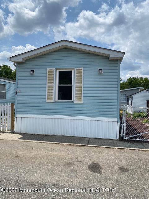 52 Pine Creek Vlg, Hazlet, NJ 07730