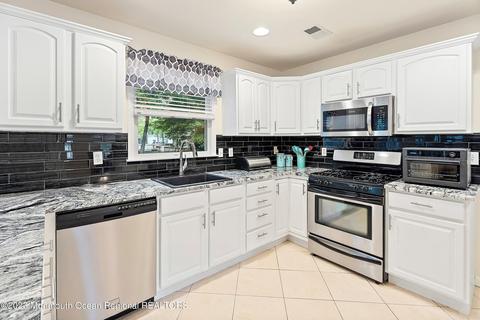 46 Willow St, Waretown, NJ 08758 photo 12