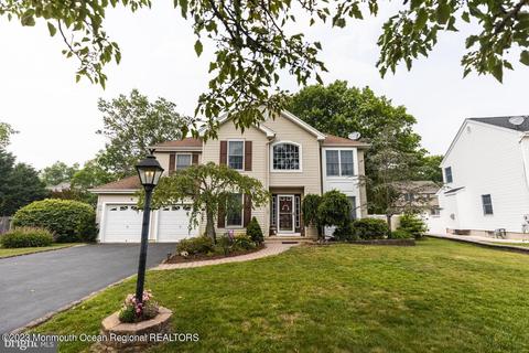 107 Thousand Oak Ln, Manahawkin, NJ 08050