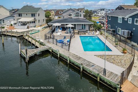 1742 Bay Isle Dr, Point Pleasant, NJ 08742