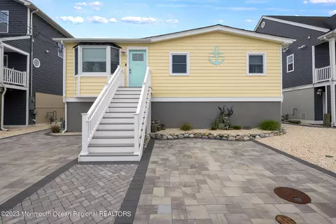 39 Mitzie Ln, Beach Haven West, NJ 08050