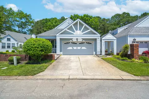 103 Longwood Dr, Manahawkin, NJ 08050
